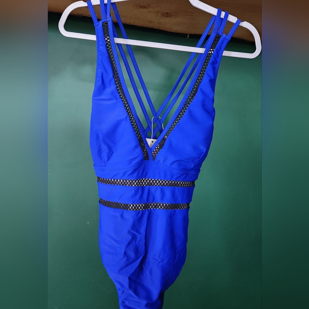 One-piece swim suit,, beachsissi